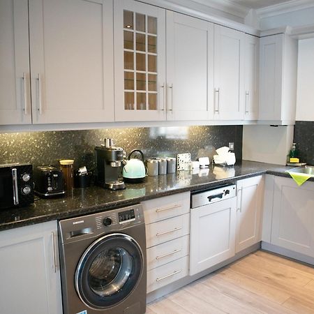 Bright Private Terrace - Free Private Parking - Tv - Wifi - Netflix Croydon Exterior foto