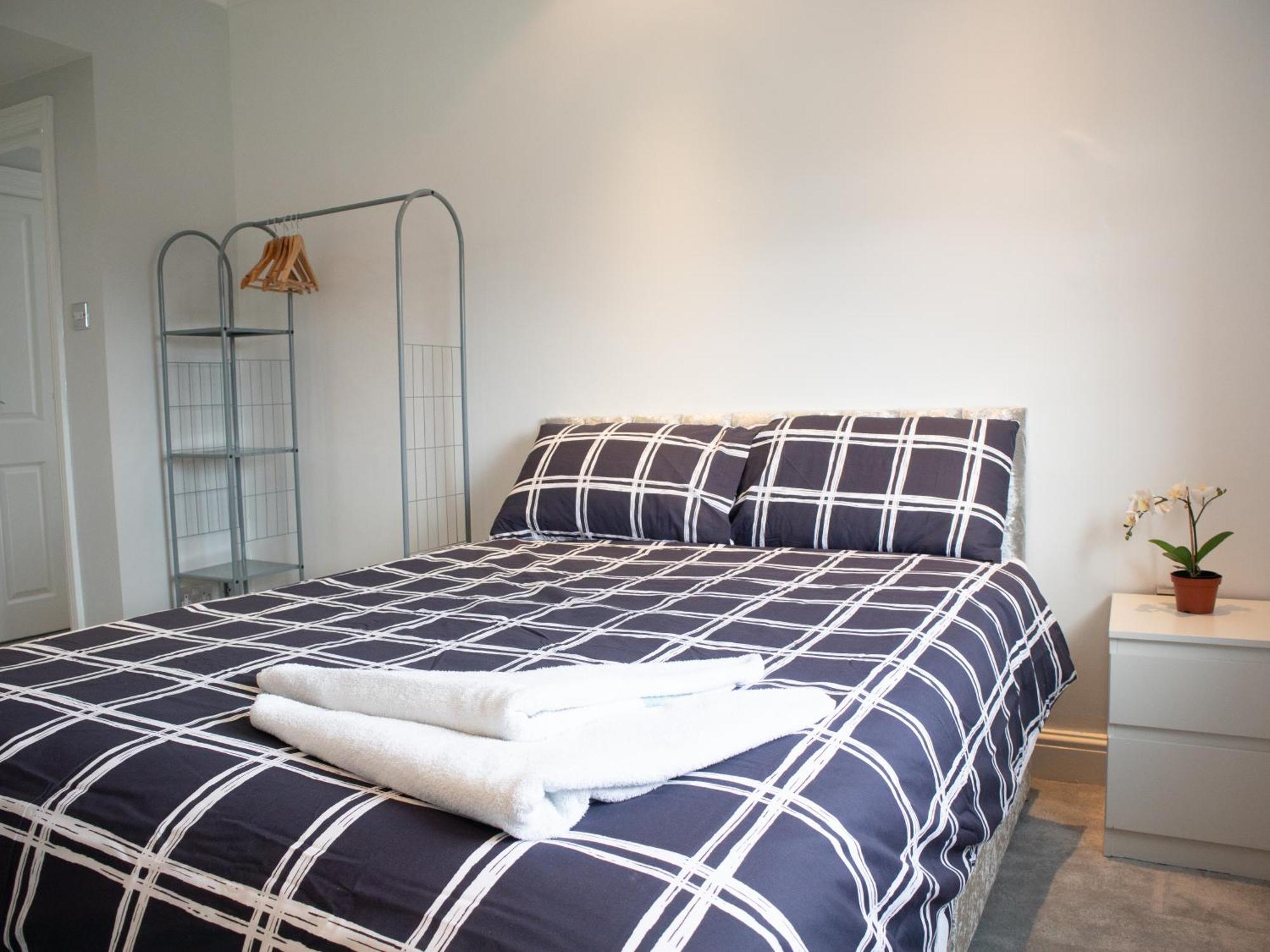 Bright Private Terrace - Free Private Parking - Tv - Wifi - Netflix Croydon Exterior foto