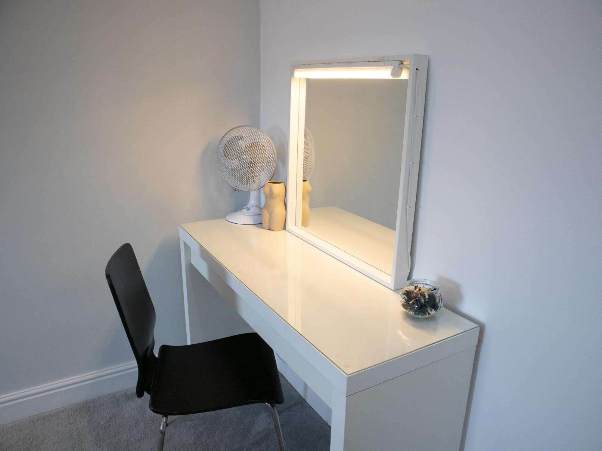 Bright Private Terrace - Free Private Parking - Tv - Wifi - Netflix Croydon Exterior foto