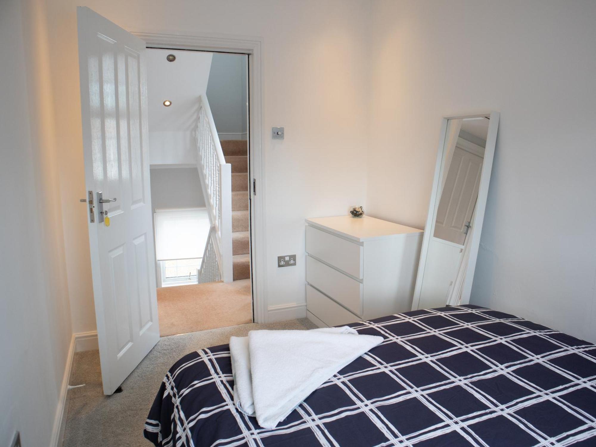 Bright Private Terrace - Free Private Parking - Tv - Wifi - Netflix Croydon Exterior foto